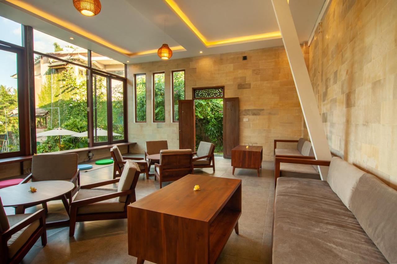 Ahamta By Prasi Hotel