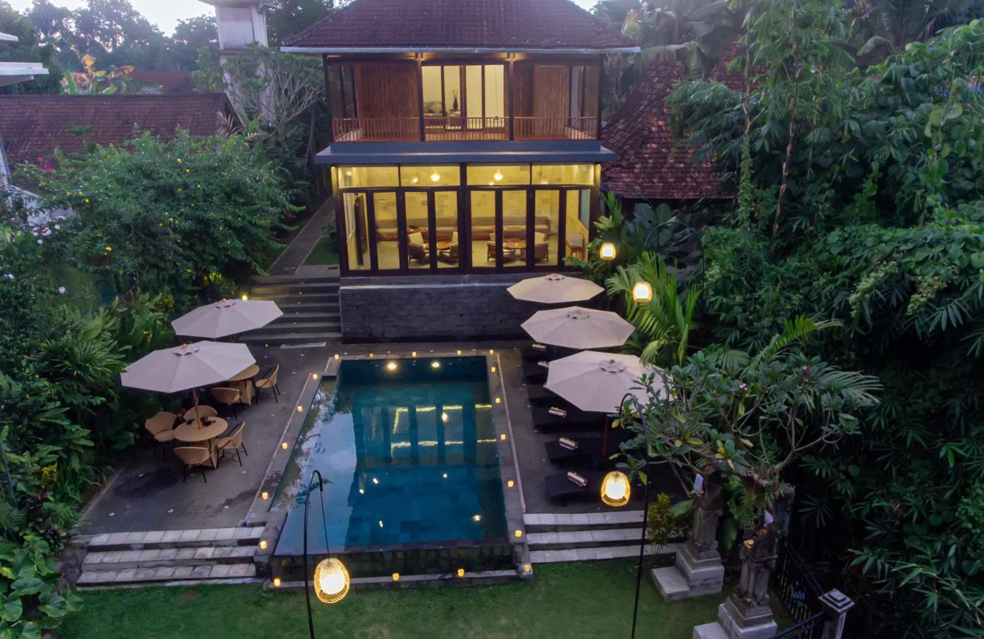 Ahamta By Prasi Hotel 3*